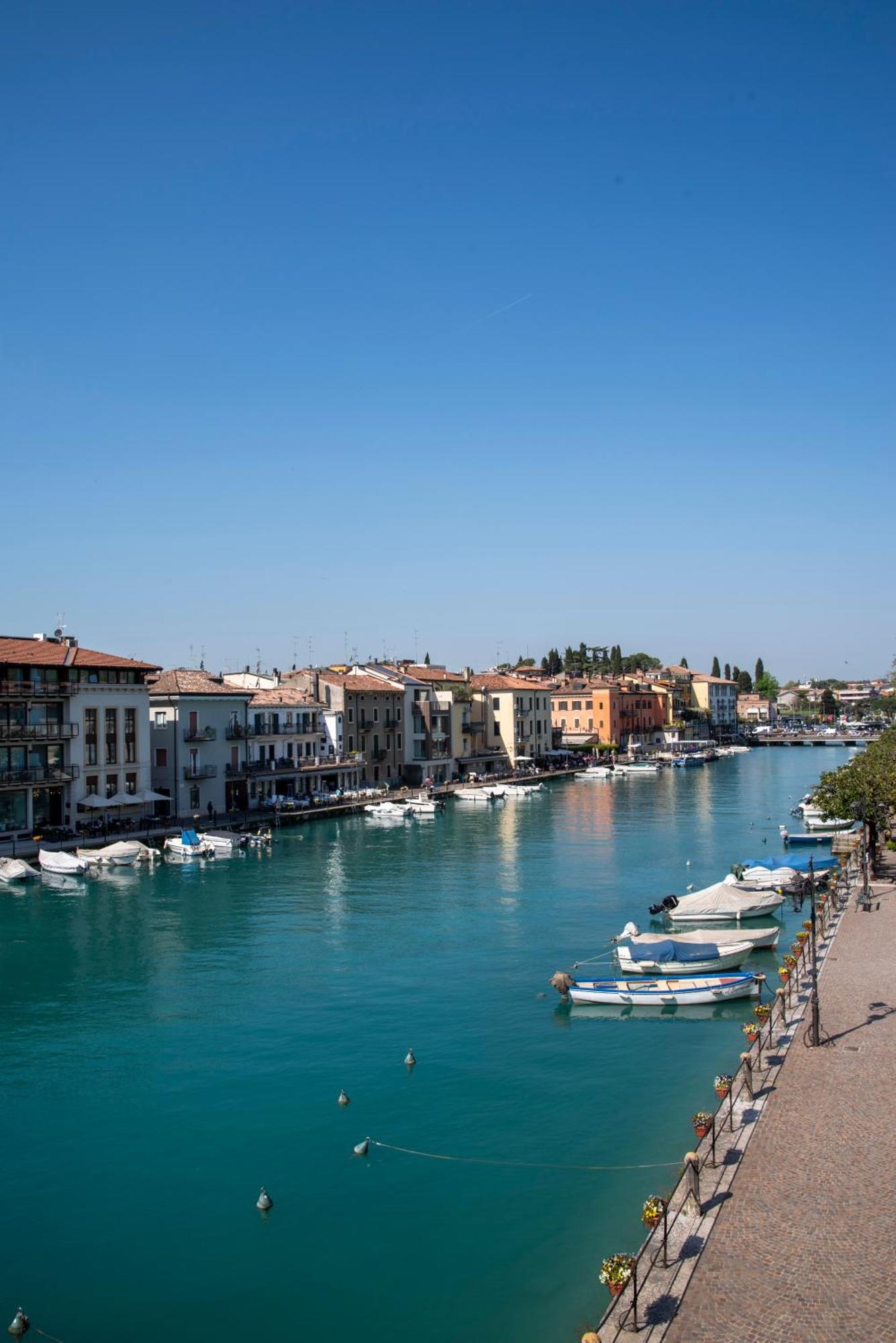 Palazzo Cordigero - Apartments Peschiera del Garda Zewnętrze zdjęcie