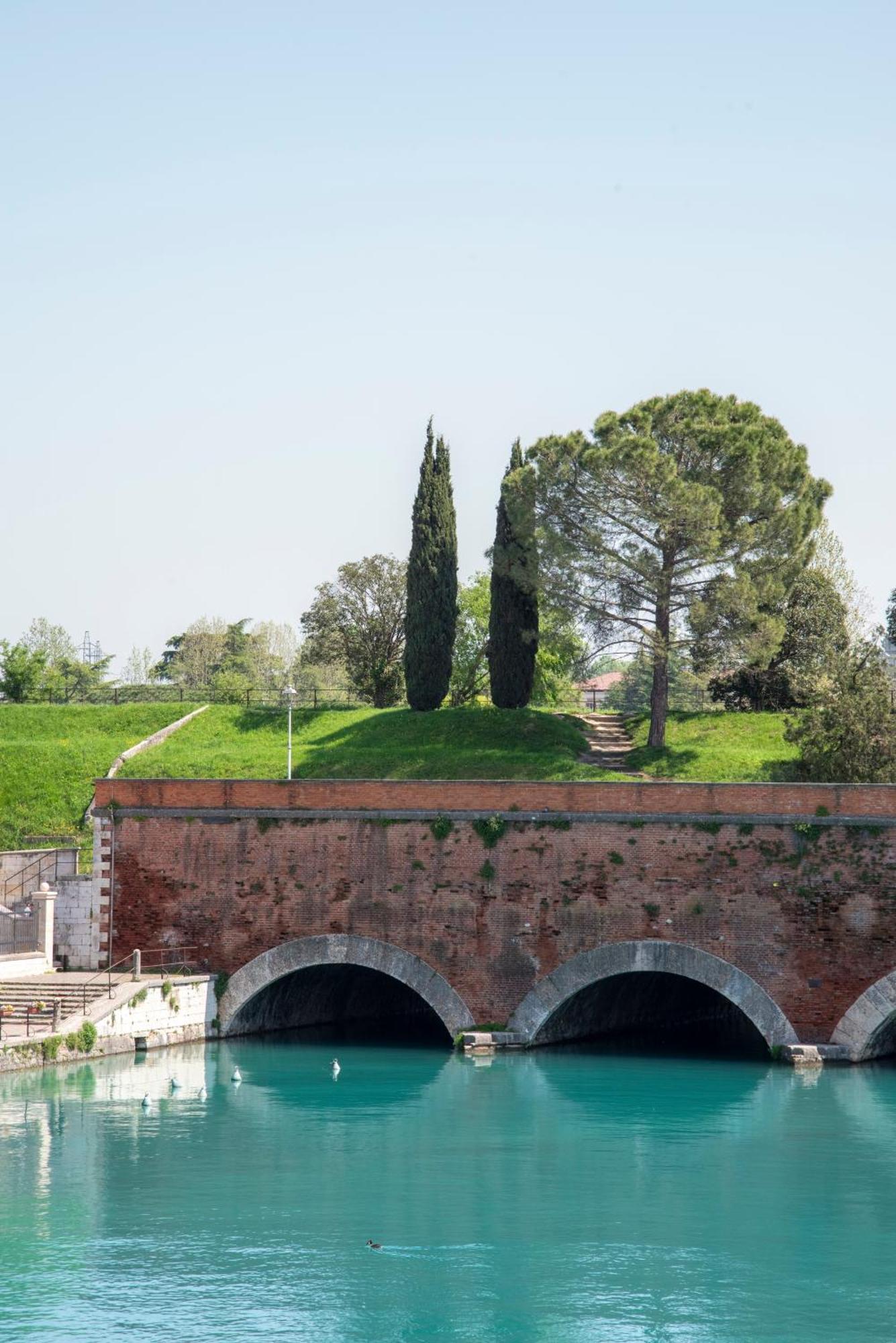 Palazzo Cordigero - Apartments Peschiera del Garda Zewnętrze zdjęcie