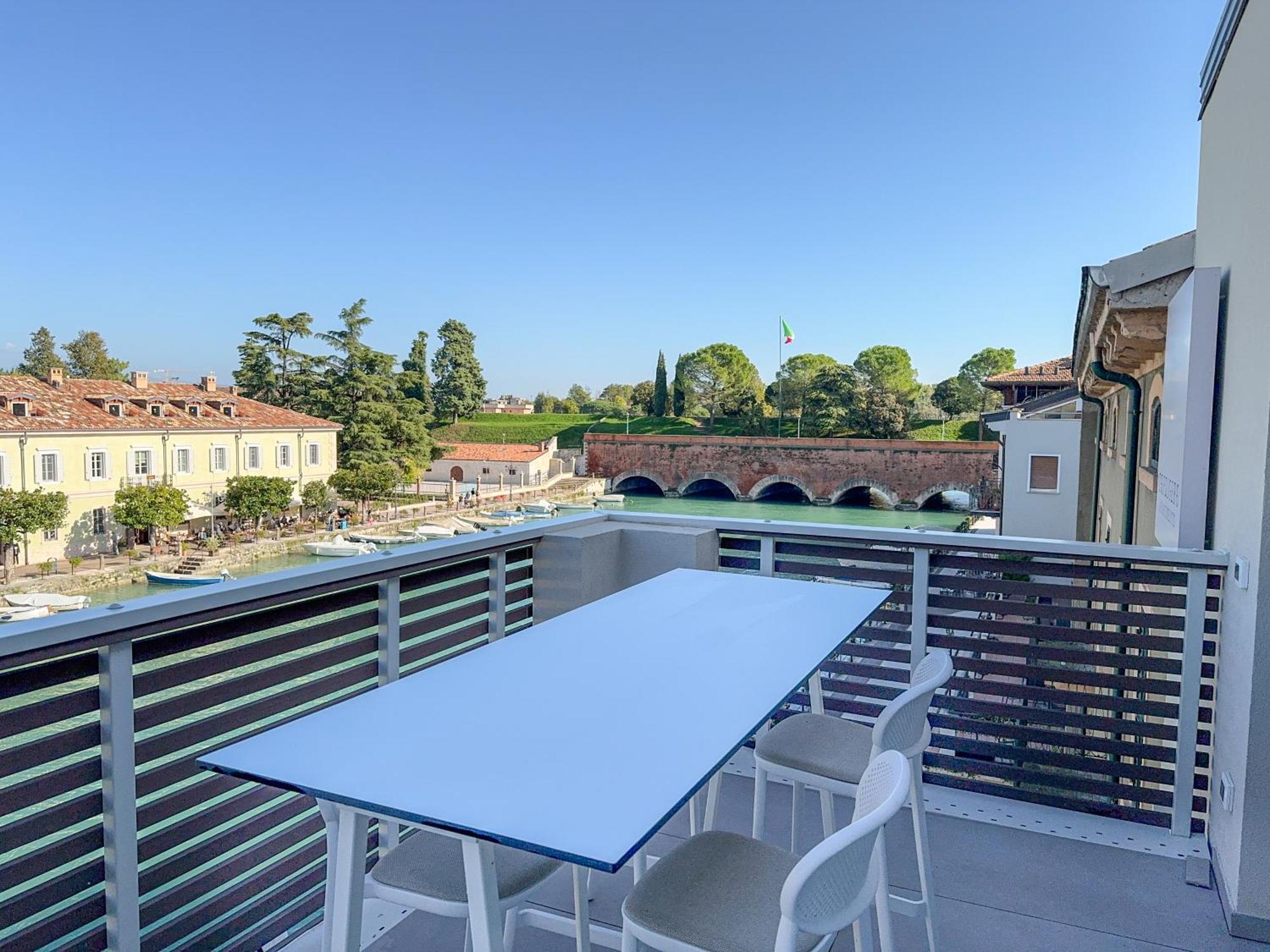 Palazzo Cordigero - Apartments Peschiera del Garda Zewnętrze zdjęcie