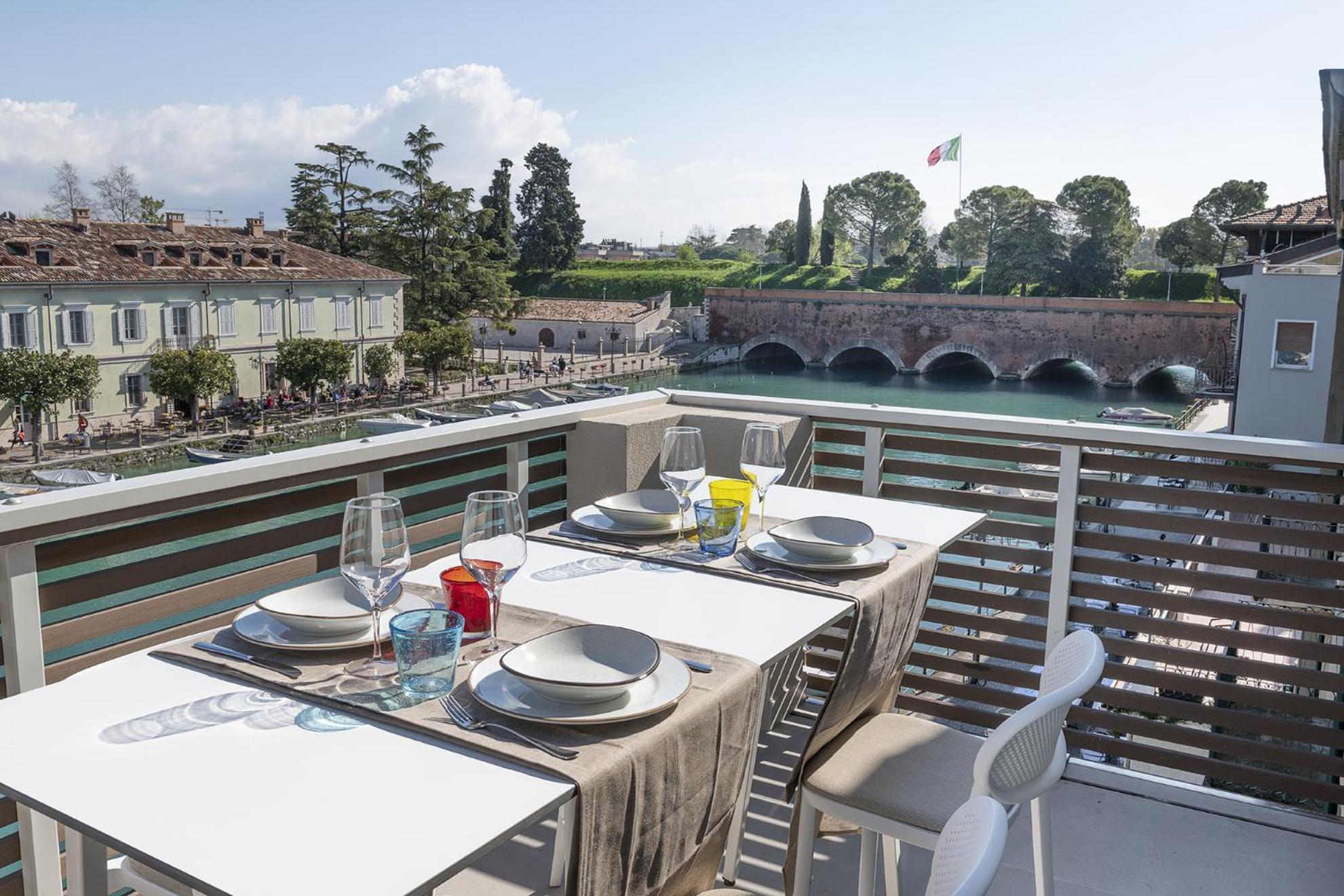 Palazzo Cordigero - Apartments Peschiera del Garda Zewnętrze zdjęcie